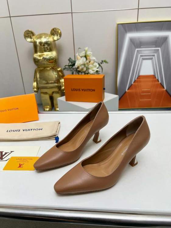 Picture of Louis Vuitton Shoes _SKULVsz35-41613535.5cmmnf0313